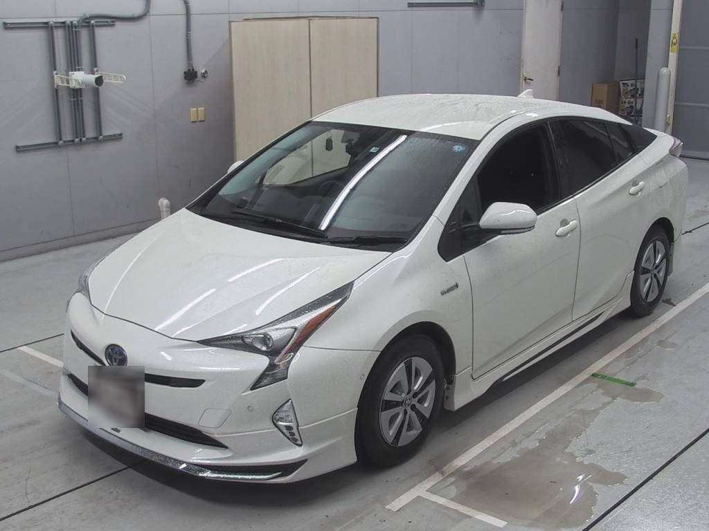 2017 Toyota Prius ZVW55[0]