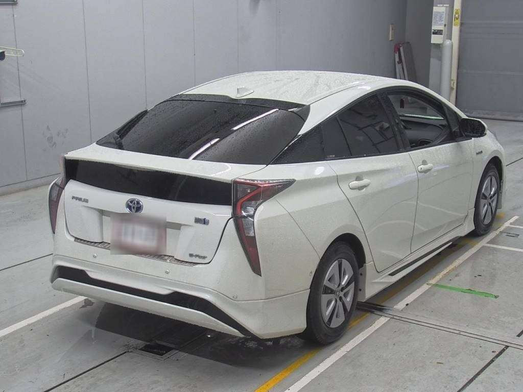 2017 Toyota Prius ZVW55[1]