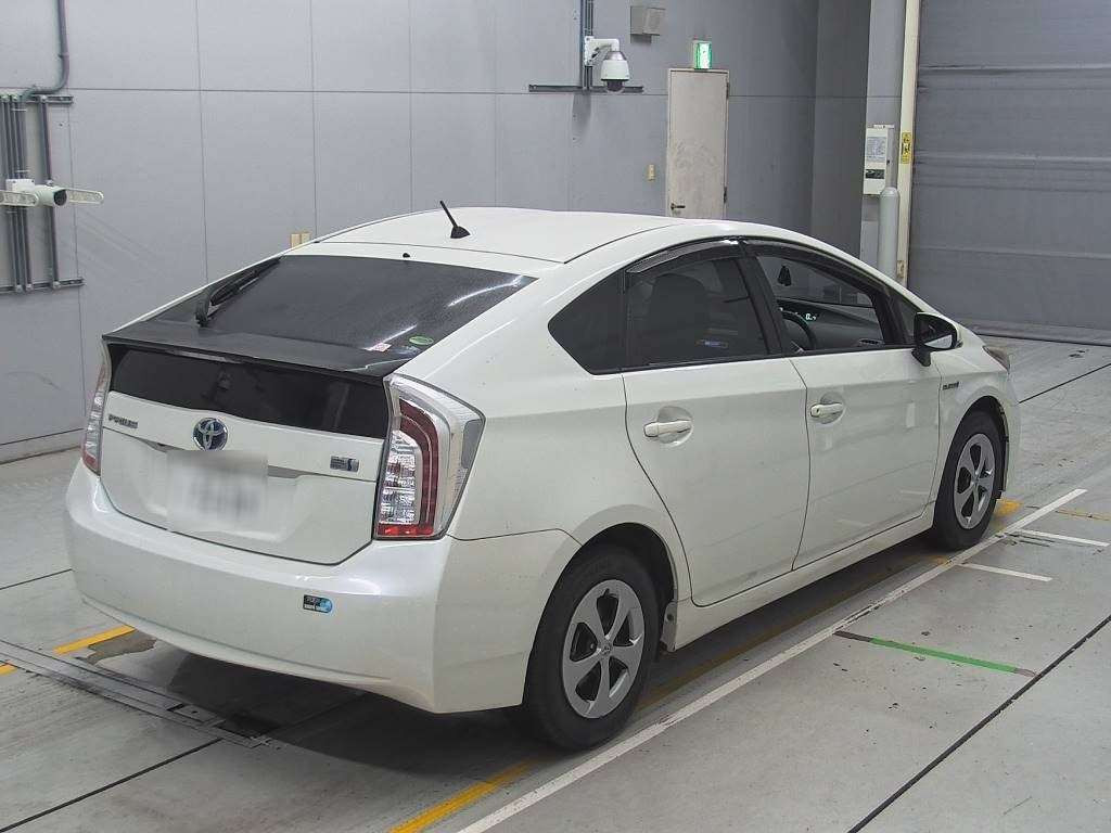 2012 Toyota Prius ZVW30[1]