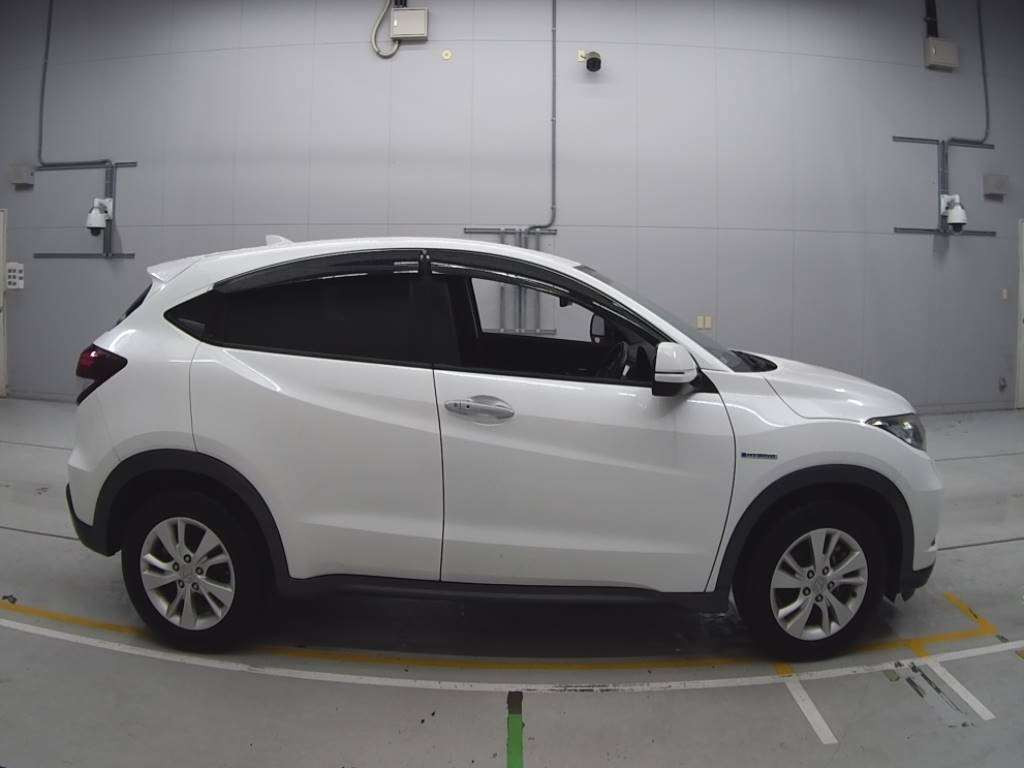 2016 Honda VEZEL RU3[2]