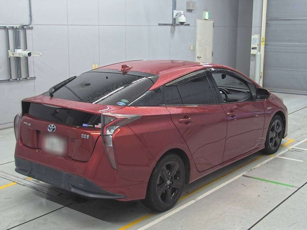 2016 Toyota Prius ZVW50[1]