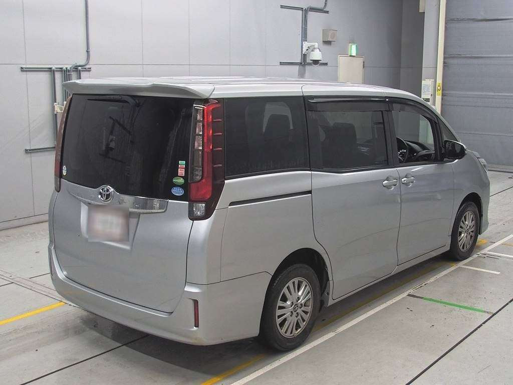 2014 Toyota Noah ZRR80G[1]