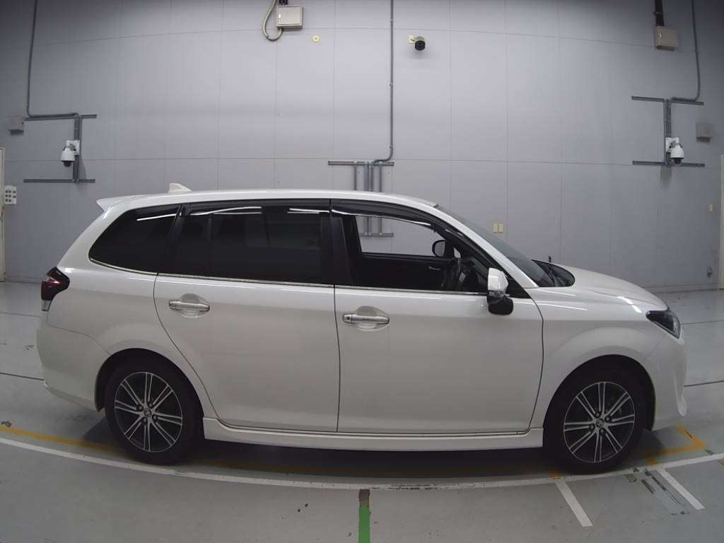 2017 Toyota Corolla Fielder NRE161G[2]