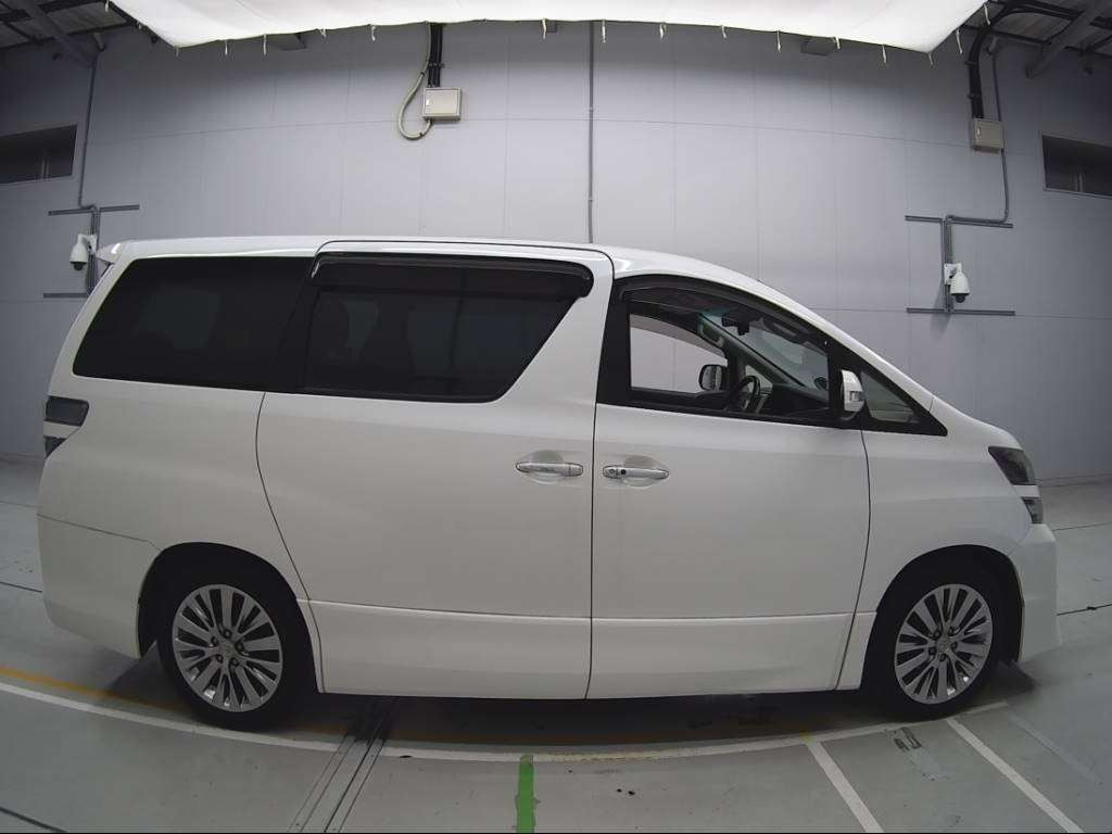 2013 Toyota Vellfire ANH20W[2]