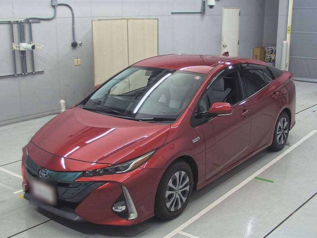 2017 Toyota Prius PHV ZVW52[0]