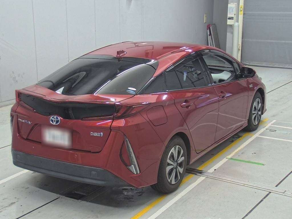 2017 Toyota Prius PHV ZVW52[1]