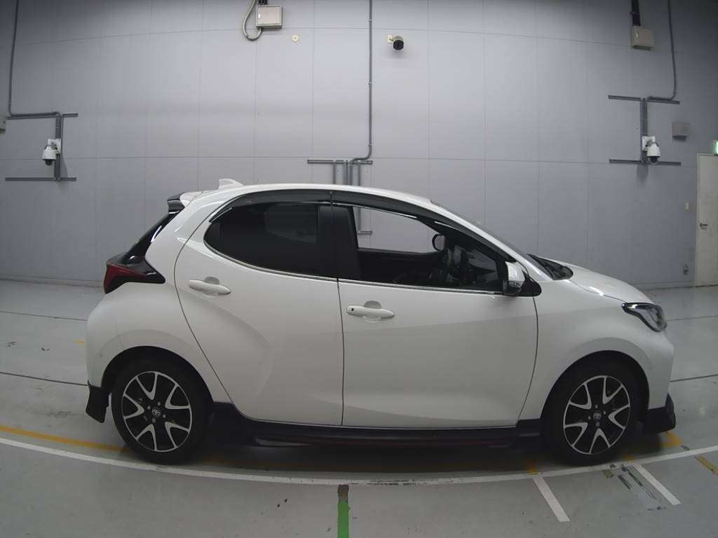 2020 Toyota YARIS MXPH10[2]