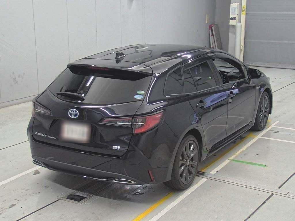 2020 Toyota Corolla Touring Wagon ZWE211W[1]