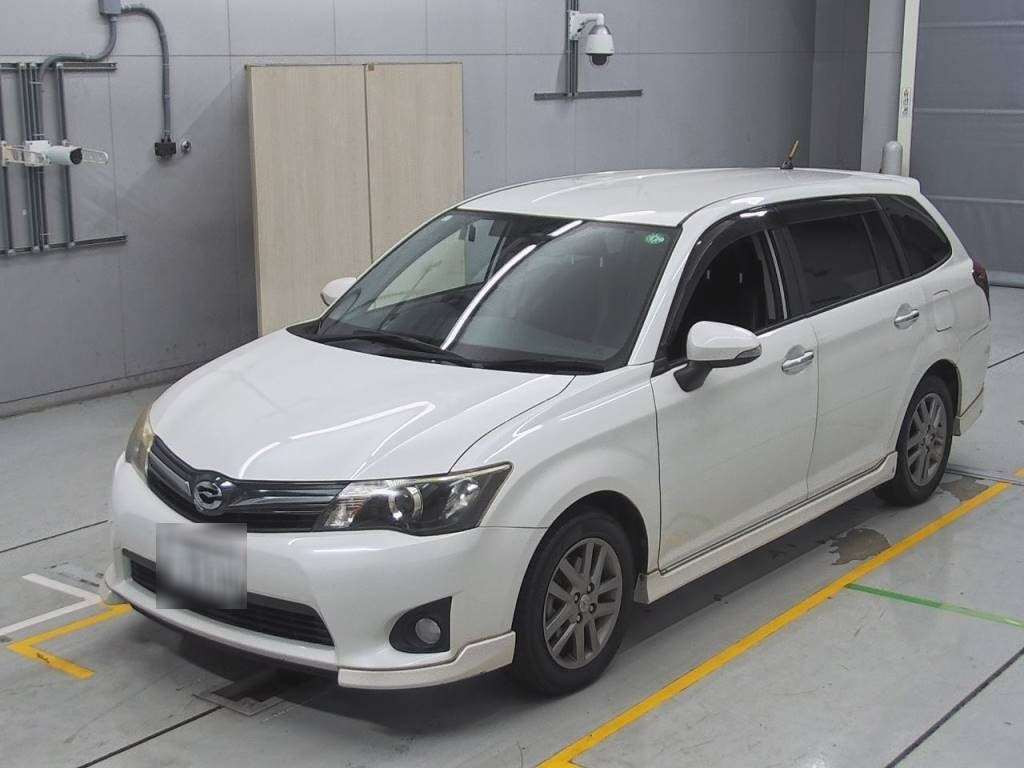 2013 Toyota Corolla Fielder NZE161G[0]