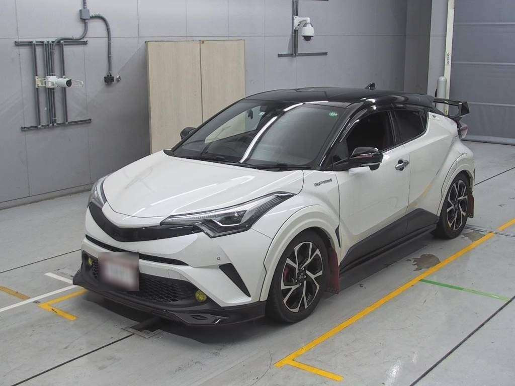 2018 Toyota C-HR ZYX10[0]