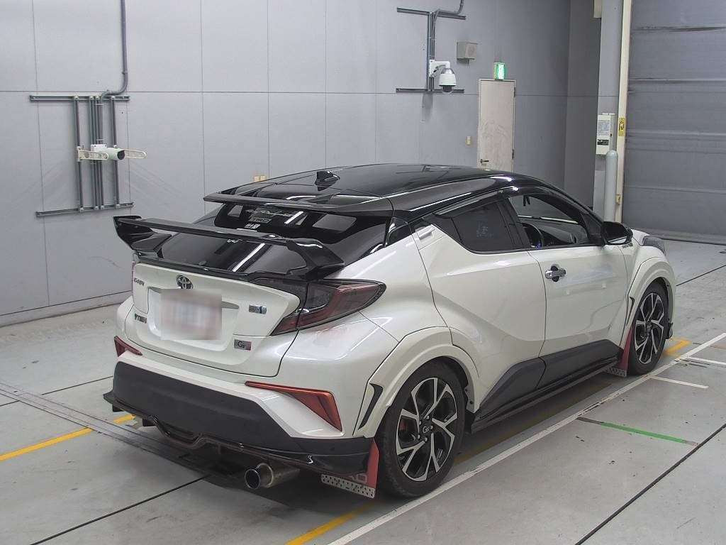 2018 Toyota C-HR ZYX10[1]