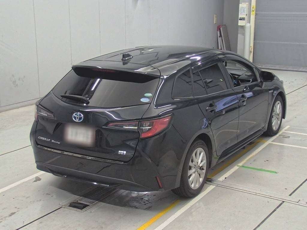 2019 Toyota Corolla Touring Wagon ZWE211W[1]