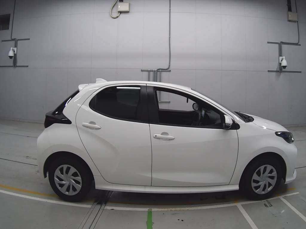 2021 Toyota YARIS KSP210[2]