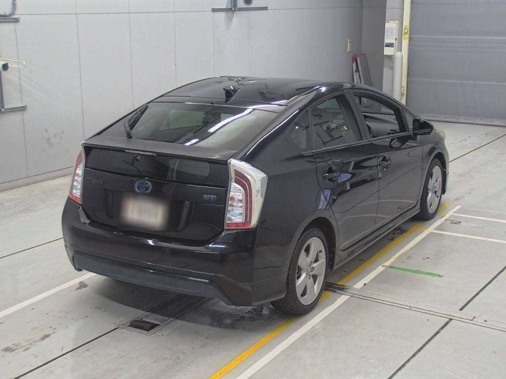 2013 Toyota Prius ZVW30[1]