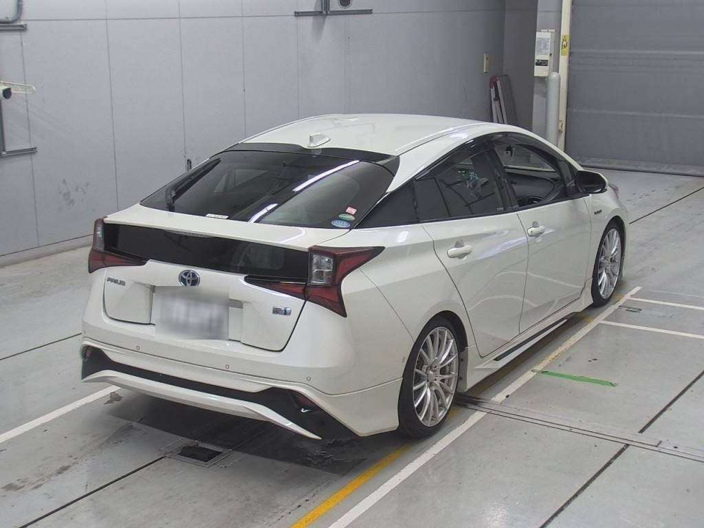 2019 Toyota Prius ZVW51[1]