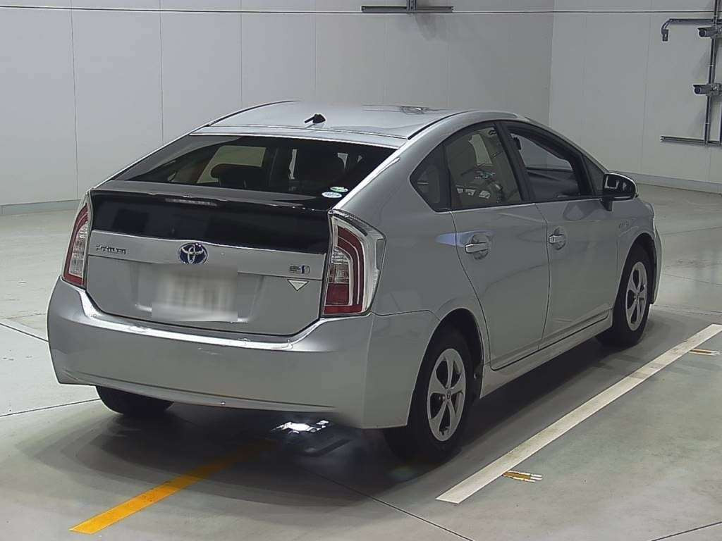 2016 Toyota Prius ZVW30[1]