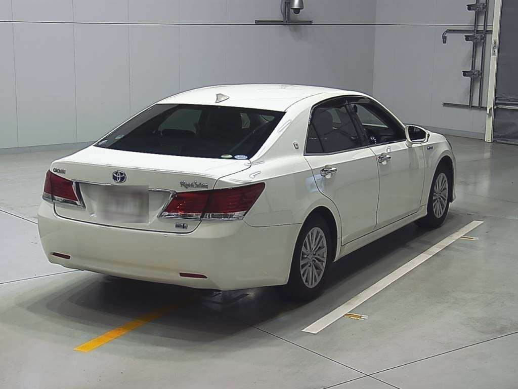 2017 Toyota Crown Hybrid AWS210[1]