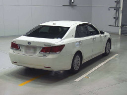 2017 Toyota Crown Hybrid