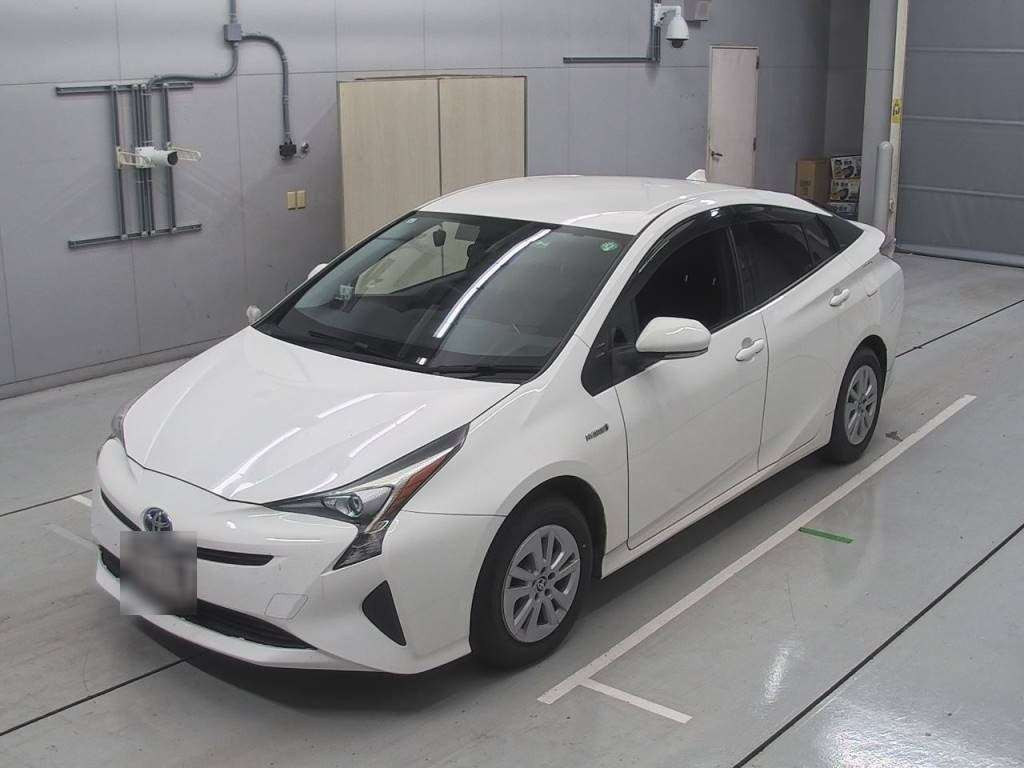 2017 Toyota Prius ZVW55[0]