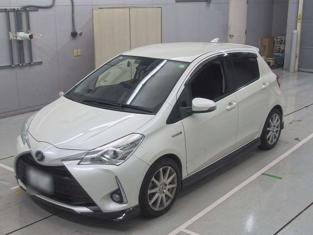 2017 Toyota Vitz NHP130[0]