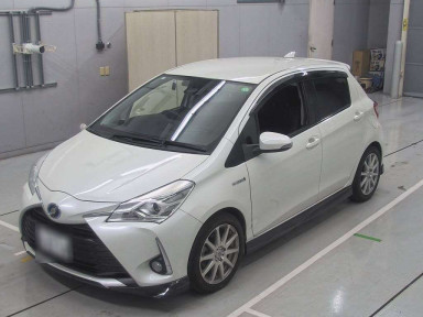 2017 Toyota Vitz