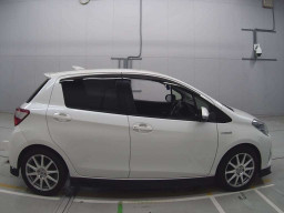 2017 Toyota Vitz