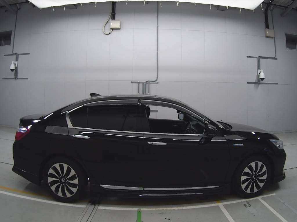 2014 Honda Accord Hybrid CR6[2]