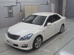 2010 Toyota Crown Hybrid