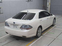 2010 Toyota Crown Hybrid