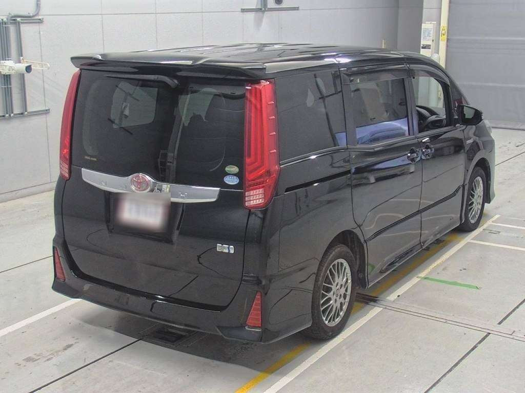 2016 Toyota Noah ZWR80W[1]