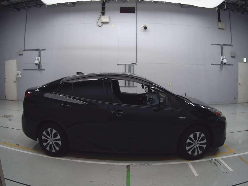 2019 Toyota Prius ZVW51[2]