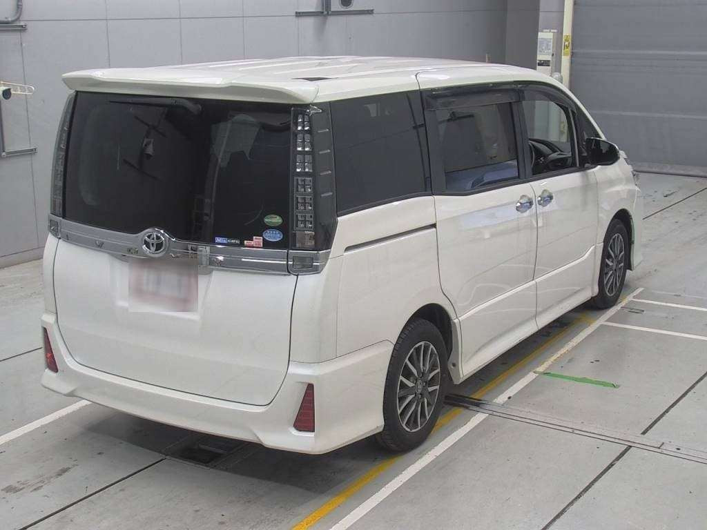 2015 Toyota Voxy ZRR80W[1]