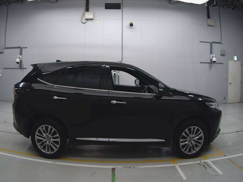 2017 Toyota Harrier ZSU60W[2]