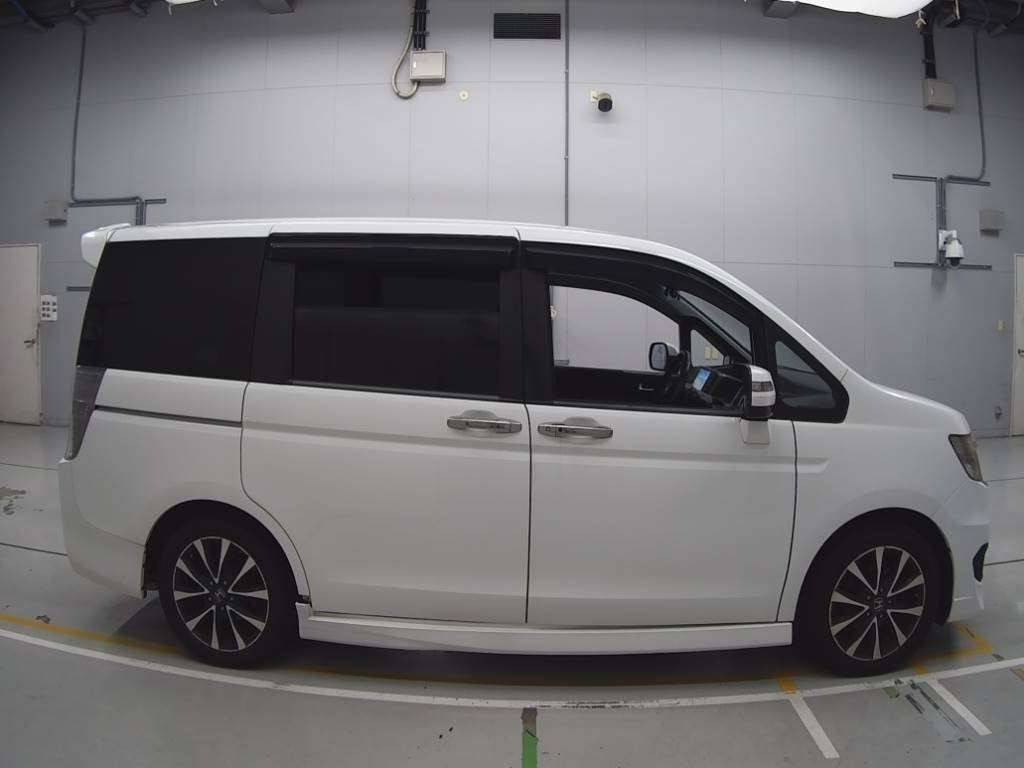 2014 Honda Step WGN Spada RK5[2]