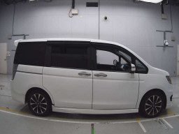 2014 Honda Step WGN Spada