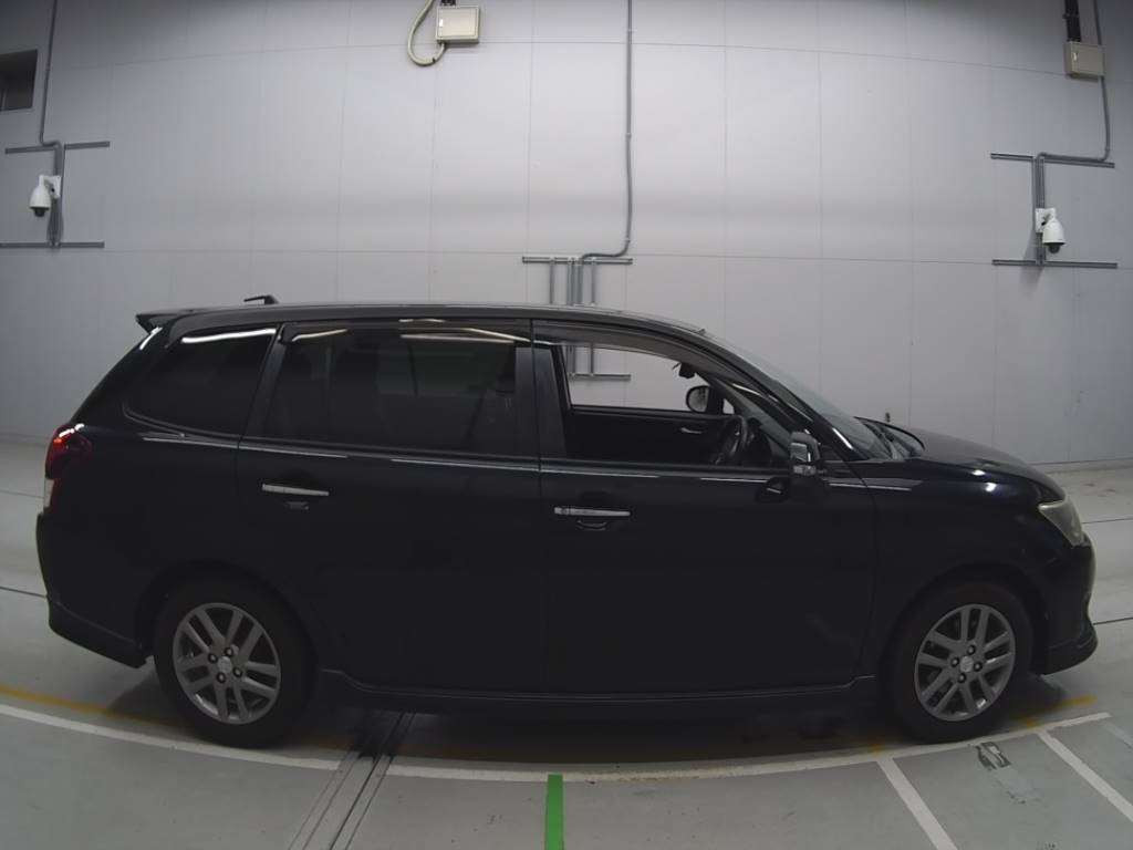 2013 Toyota Corolla Fielder NZE161G[2]