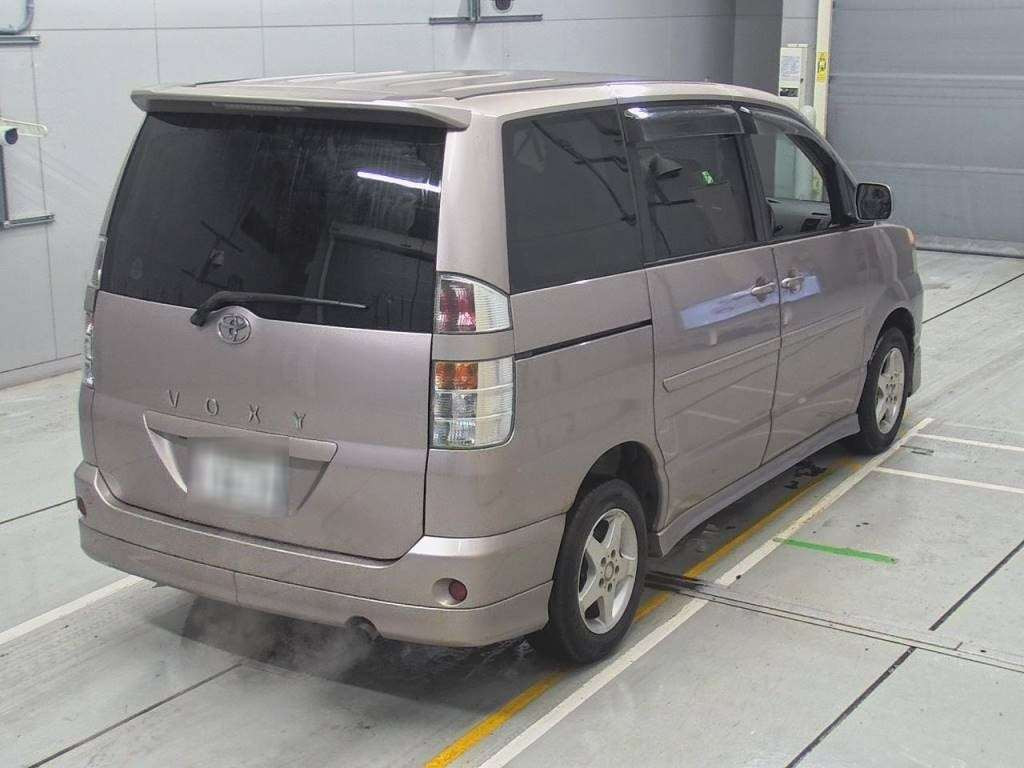 2002 Toyota Voxy AZR65G[1]