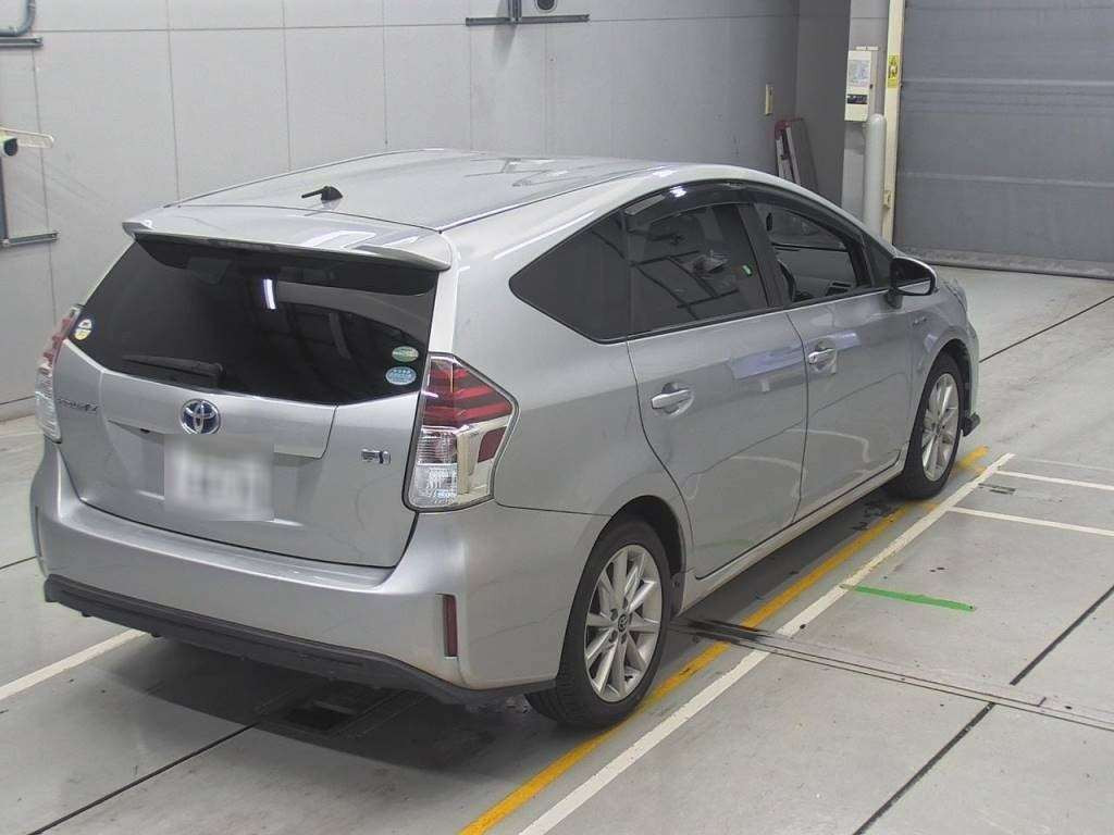 2018 Toyota Prius alpha ZVW41W[1]