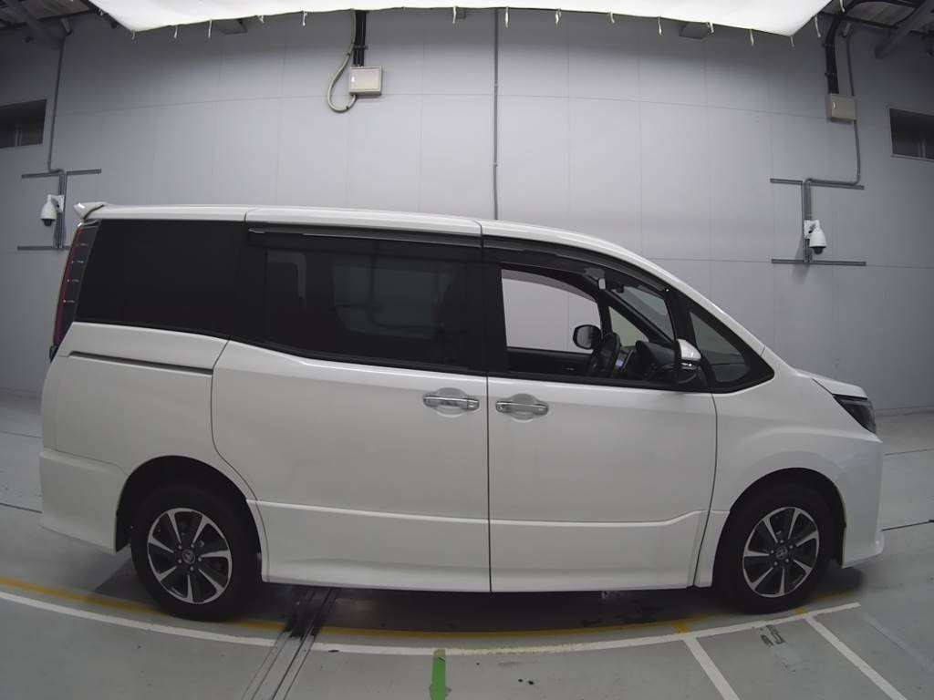 2018 Toyota Noah ZRR85W[2]