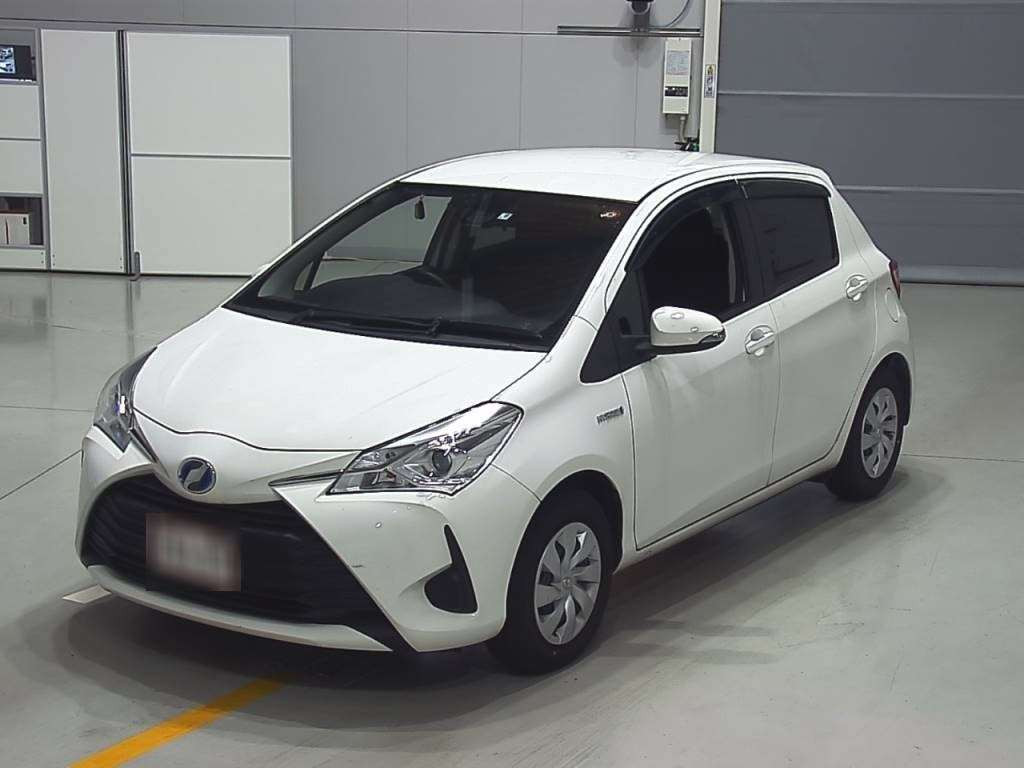 2017 Toyota Vitz NHP130[0]