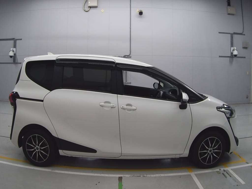 2020 Toyota Sienta NSP170G[2]