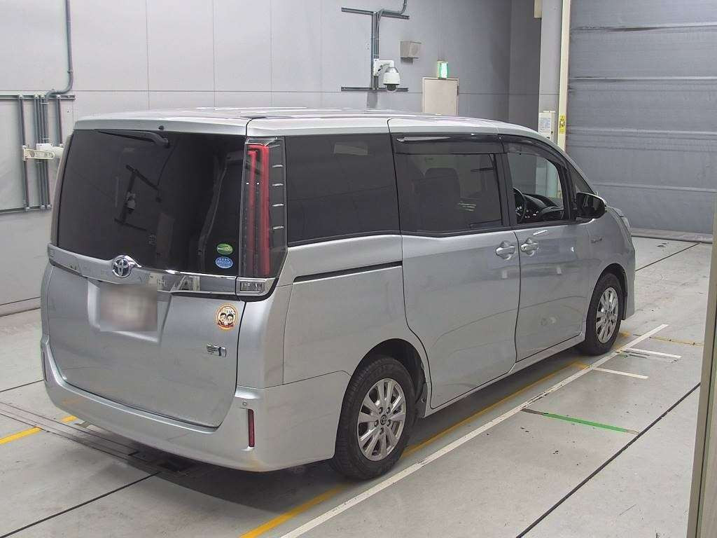 2017 Toyota Noah ZWR80G[1]