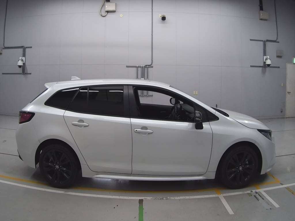 2021 Toyota Corolla Touring Wagon ZRE212W[2]