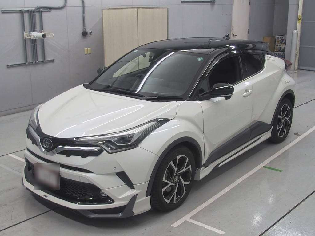 2018 Toyota C-HR NGX10[0]