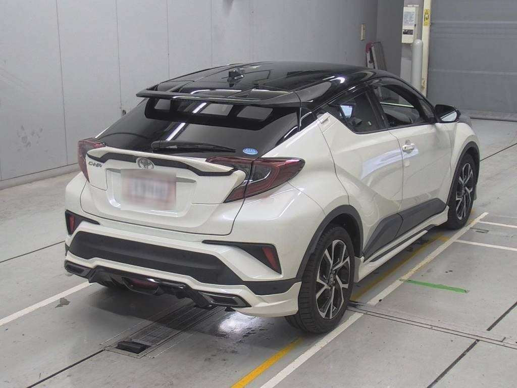 2018 Toyota C-HR NGX10[1]