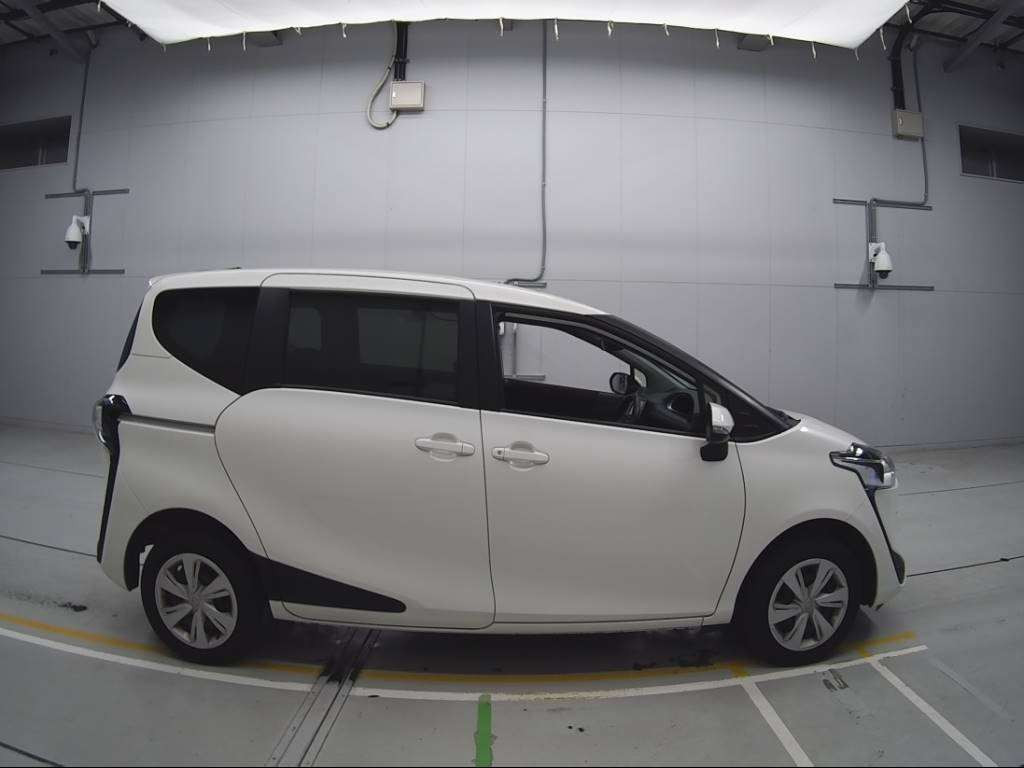 2021 Toyota Sienta NCP175G[2]