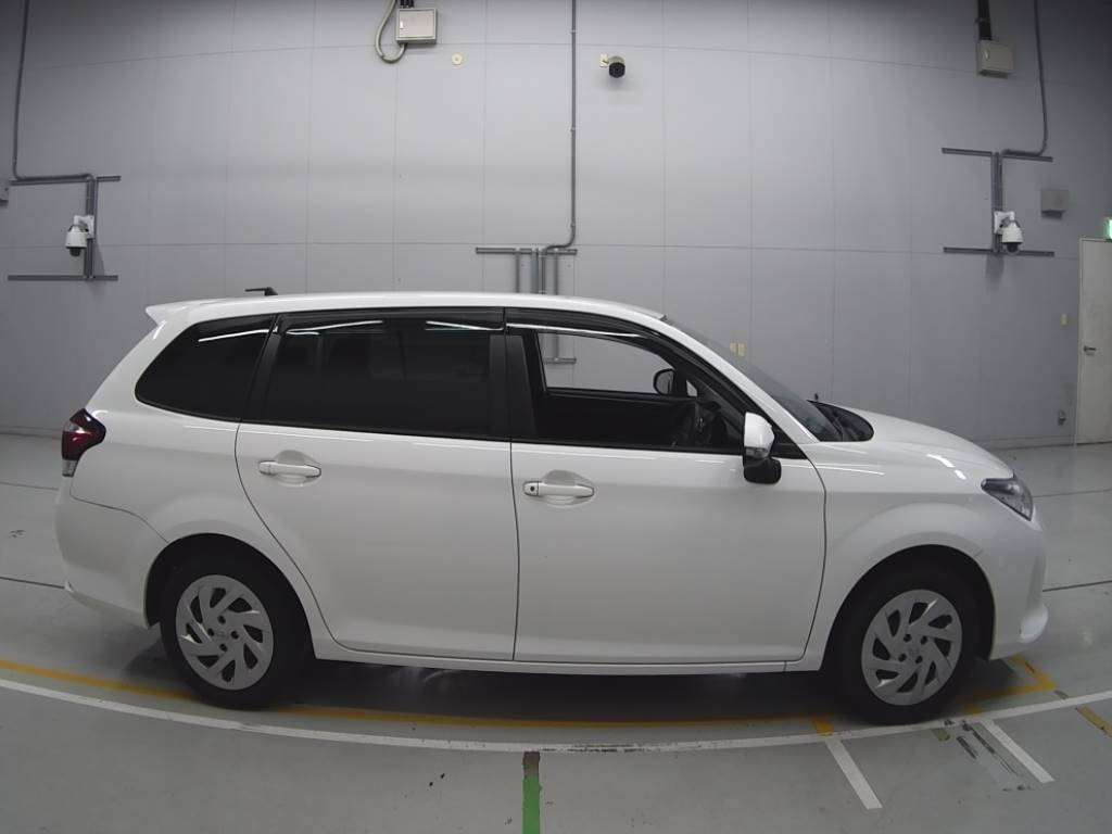 2019 Toyota Corolla Fielder NRE161G[2]