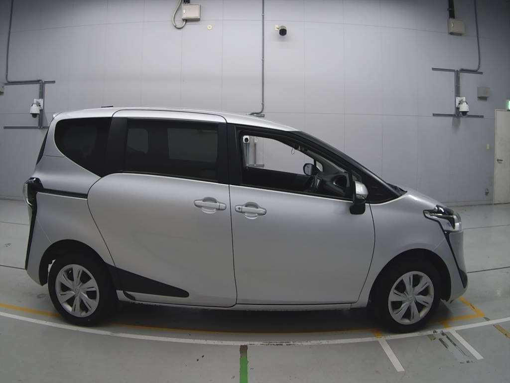 2020 Toyota Sienta NCP175G[2]