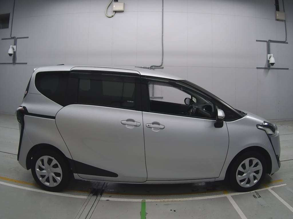 2017 Toyota Sienta NSP170G[2]