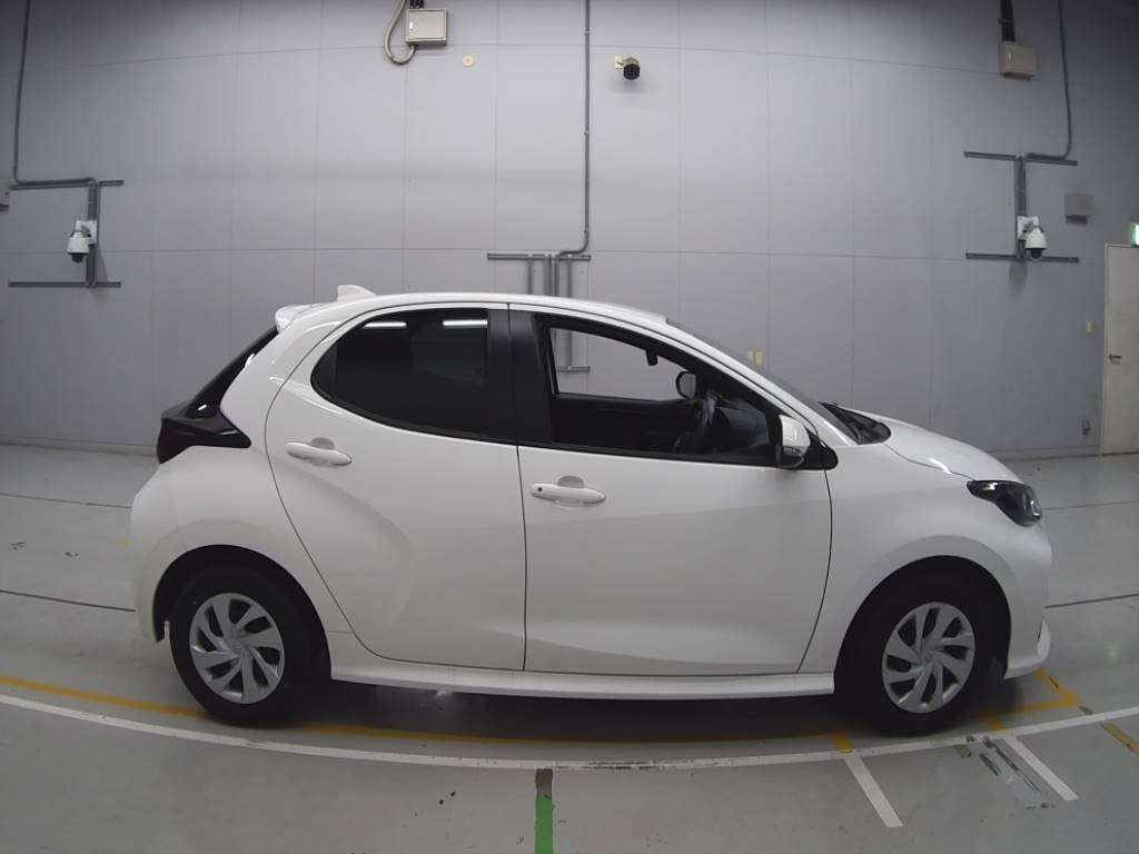 2021 Toyota YARIS KSP210[2]